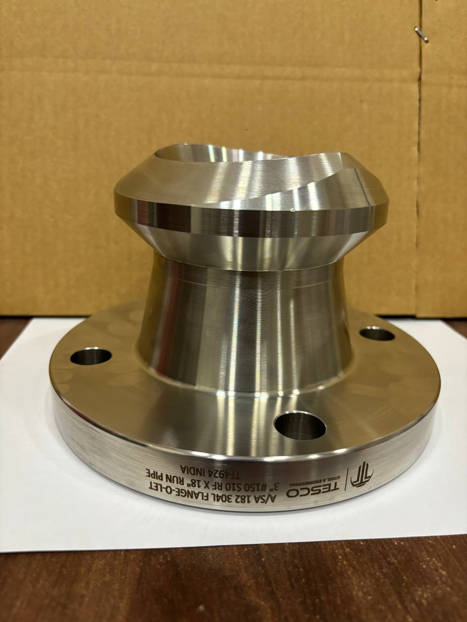 Duplex steel Flange-O-Let 3 inch Class 150 socket weld on 18 inch run pipe — ASTM A182 F51 F60, manufactured and exported by Tesco Steel & Engineering India