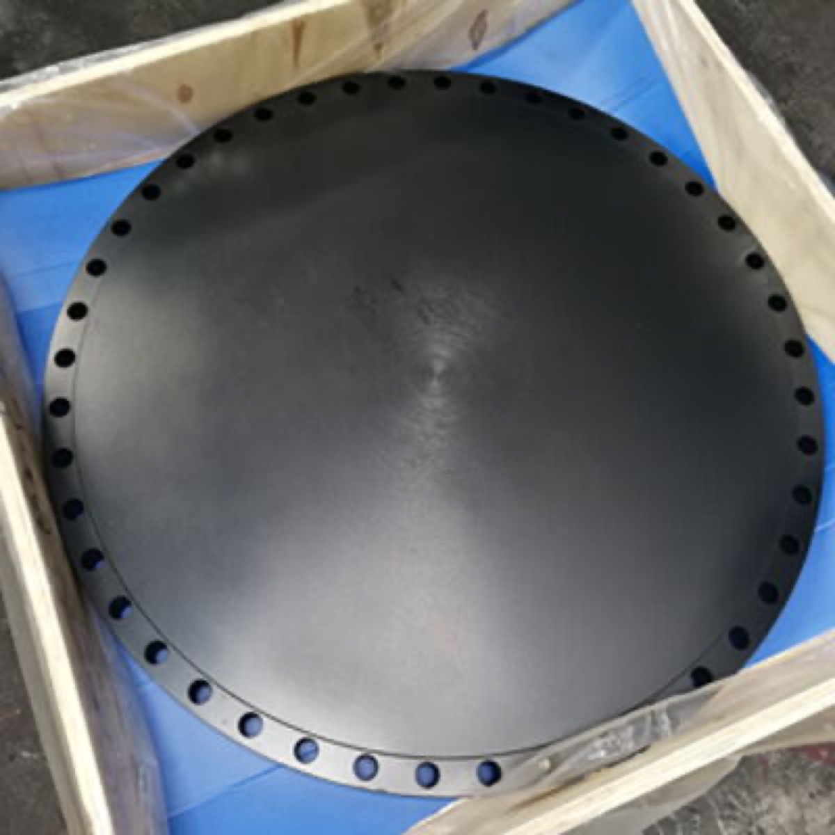 30 inch ASME B16.47 Series B Class 150 raised face blind flange crated for export