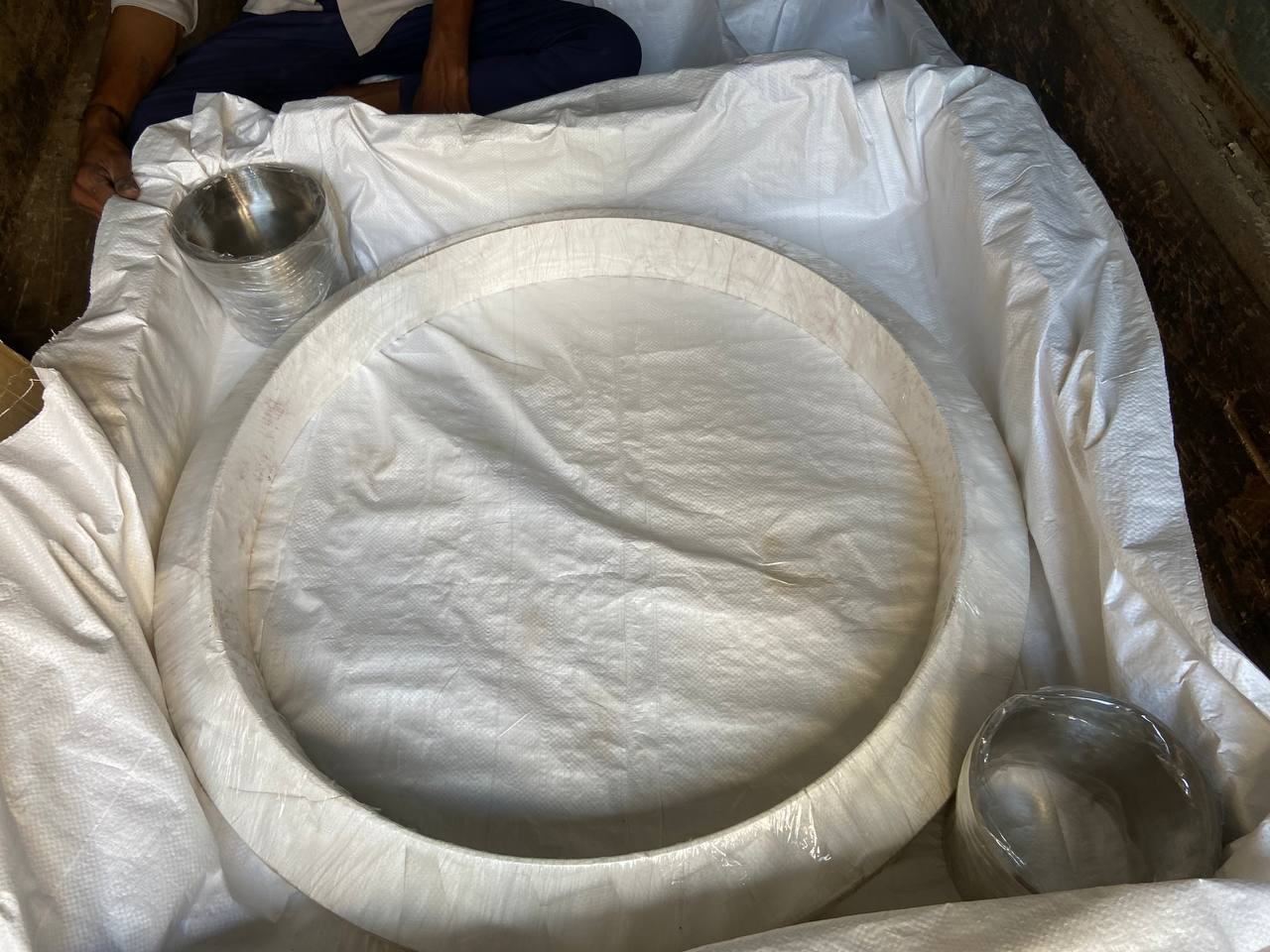 Very large diameter duplex steel flange packed in non-woven bag for export — ASTM A182 F51 F60, Tesco Steel & Engineering India international shipping