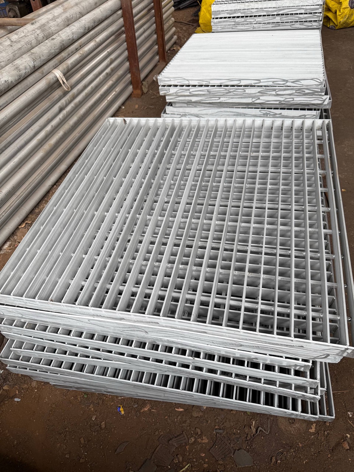 Steel Gratings — welded & press-locked steel grating panels