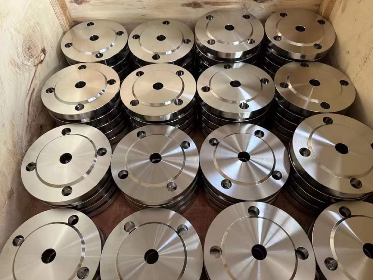 Group of machined blind flanges ready for dispatch from our Mumbai works